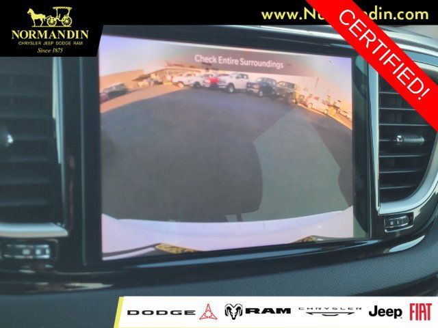 Certified 2024 Chrysler Pacifica Touring-L FWD image 10