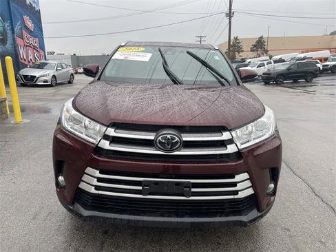 Used 2018 Toyota Highlander SE image 5