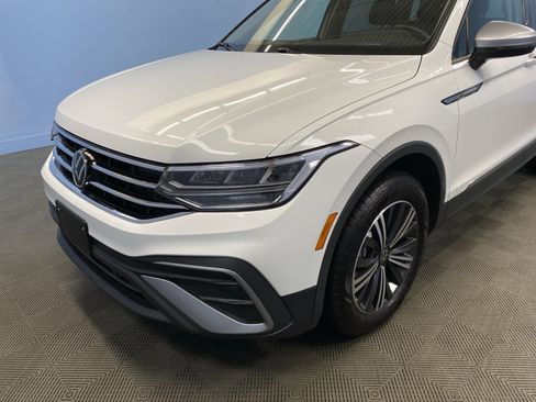 Used 2024 Volkswagen Tiguan SE image 49