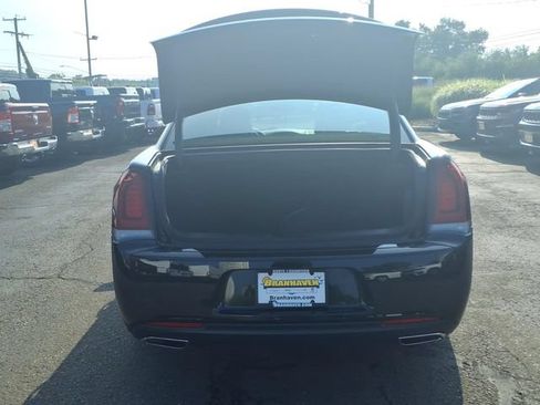 Certified 2023 Chrysler 300 S w/ Comfort Group RWD image 7