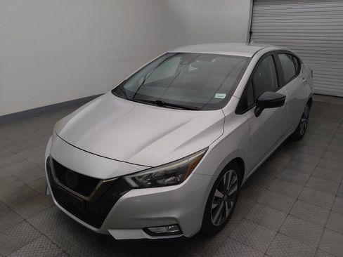 Used 2020 Nissan Versa SR FWD image 15