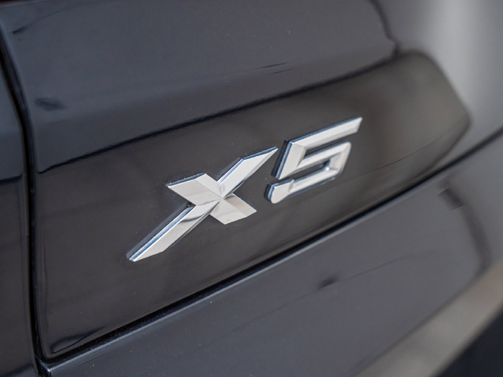 Used 2022 BMW X5 xDrive40i w/ M Sport Package AWD/4WD image 16