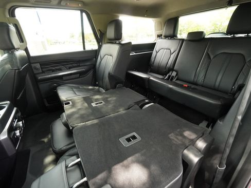 Used 2019 Ford Expedition Platinum RWD image 26
