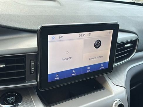 Used 2024 Ford Explorer XLT w/ Equipment Group 202A image 17