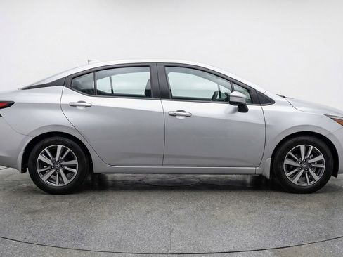 Used 2025 Nissan Versa SV image 11