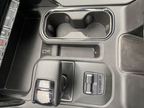 Used 2025 GMC Sierra 1500 AT4 w/ Technology Package AWD/4WD image 19