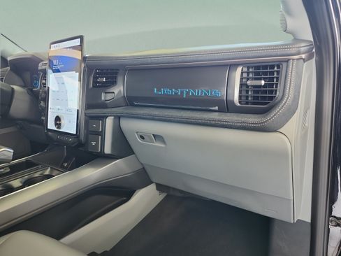 Used 2025 Ford F150 Lightning Flash AWD/4WD image 20