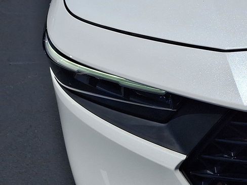 Used 2024 Honda Accord Sport image 9