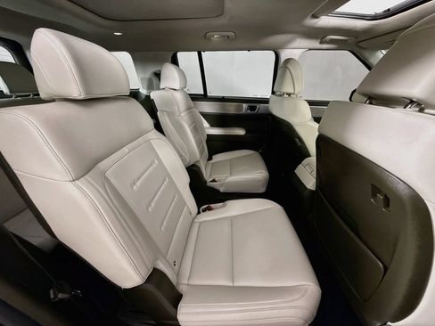 Used 2025 Hyundai Santa Fe Calligraphy AWD/4WD image 31