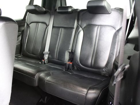Used 2024 Jeep Wagoneer L Series II w/ Flexible Seating Group RWD image 32