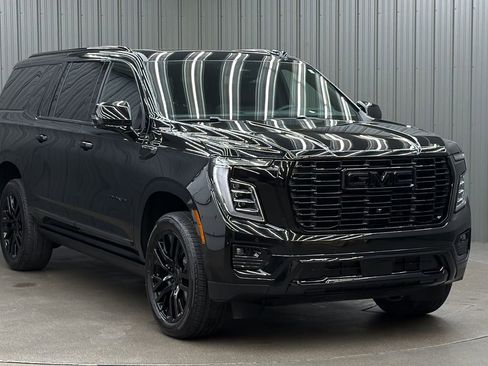 Used 2026 GMC Yukon XL Denali w/ Sun & Power Step Package AWD/4WD image 7