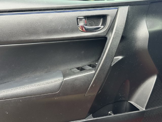 Used 2019 Toyota Corolla SE FWD image 22