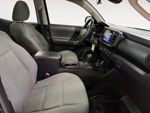 Used 2021 Toyota Tacoma SR w/ SR Convenience Package image 18