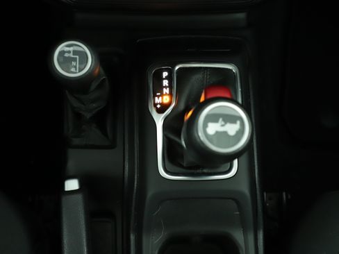 Used 2021 Jeep Wrangler Sport AWD/4WD image 20