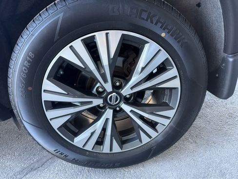 Used 2021 Nissan Rogue SV w/ Premium Package image 13