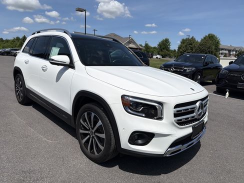 Used 2023 Mercedes-Benz GLB 250 4MATIC image 2