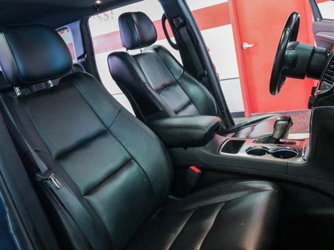 Used 2021 Jeep Grand Cherokee Limited image 23