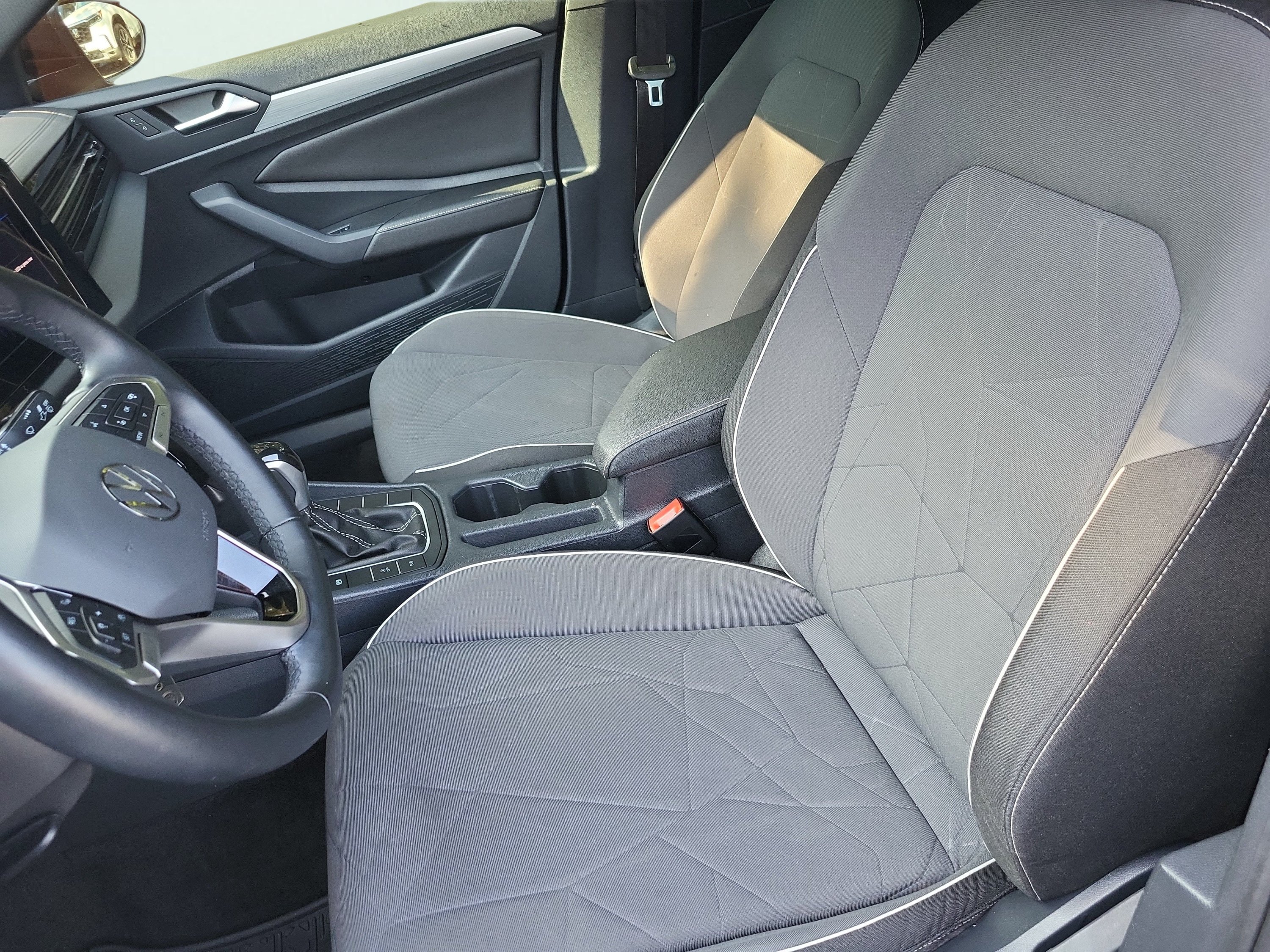 Used 2025 Volkswagen Jetta Sport FWD image 21