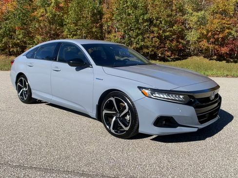 Certified 2022 Honda Accord Sport image 3