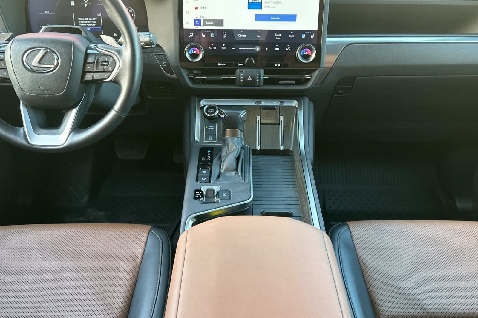 Used 2025 Lexus GX 550 w/ Cold Area Package AWD/4WD image 4