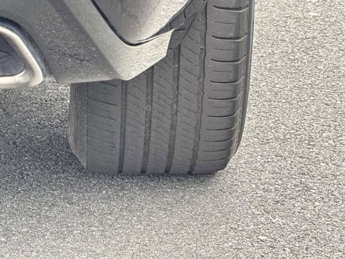 Certified 2024 Cadillac XT6 Premium Luxury w/ LPO, Floor Liner Package AWD/4WD image 17