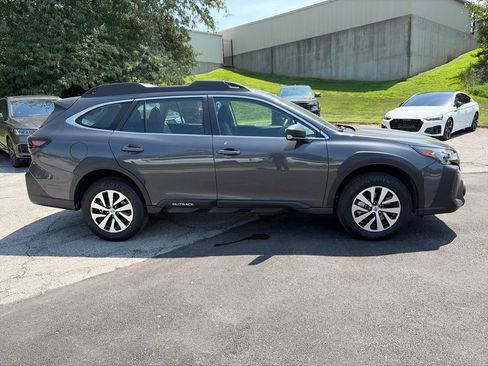 Used 2024 Subaru Outback AWD/4WD image 4