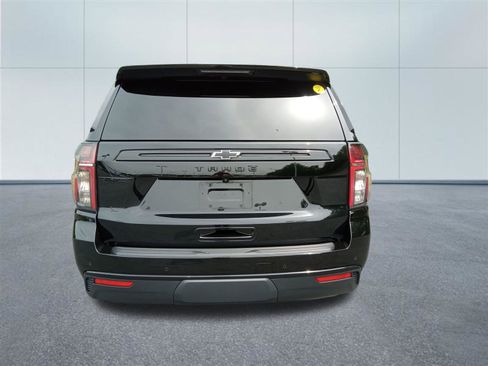 Used 2024 Chevrolet Tahoe Z71 w/ Luxury Package AWD/4WD image 4