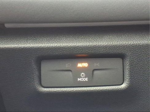 New 2026 Volkswagen Tiguan SE image 24