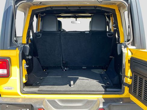 Used 2021 Jeep Wrangler Unlimited Sahara image 24