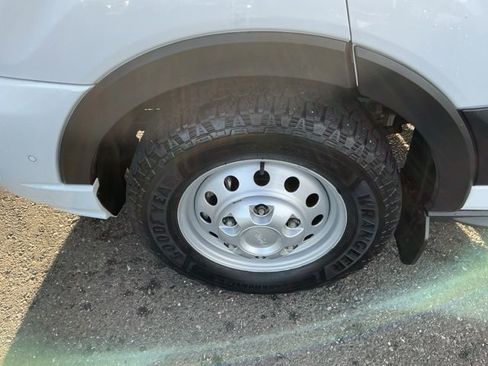 Used 2023 Ford Transit 350 XLT image 22