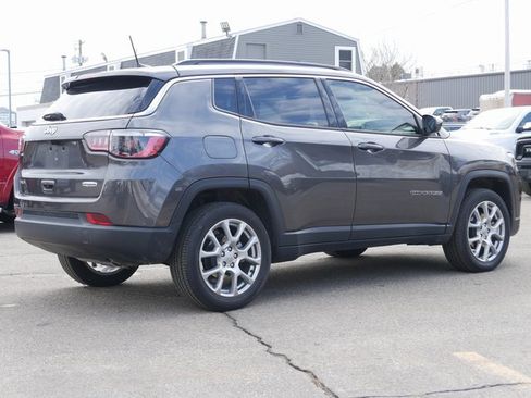 Used 2022 Jeep Compass Latitude image 6