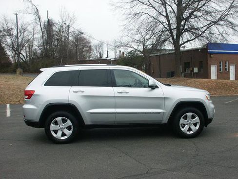 Used 2013 Jeep Grand Cherokee Laredo image 5