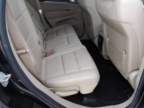 Used 2014 Jeep Grand Cherokee Limited w/ Luxury Group II image 26