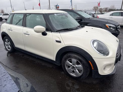 Used 2020 MINI Cooper 4-Door Hardtop image 4