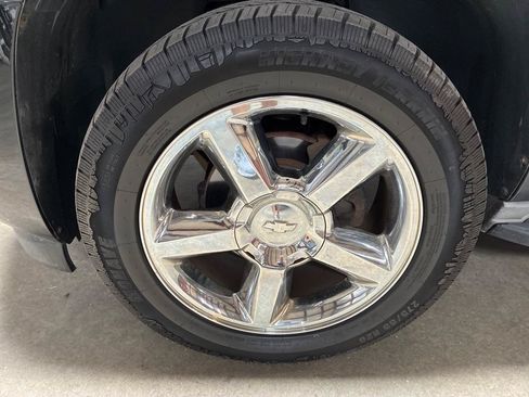 Used 2012 Chevrolet Tahoe LTZ AWD/4WD image 11