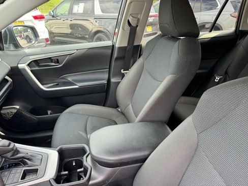 Used 2024 Toyota RAV4 LE AWD/4WD image 10