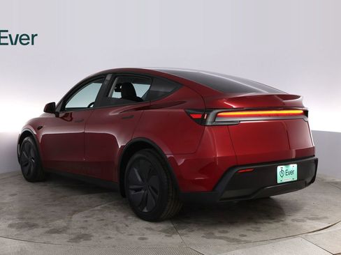 Used 2026 Tesla Model Y 2WD image 17