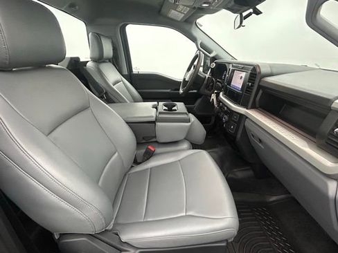 Used 2025 Ford F250 XL w/ XL Chrome Package image 30