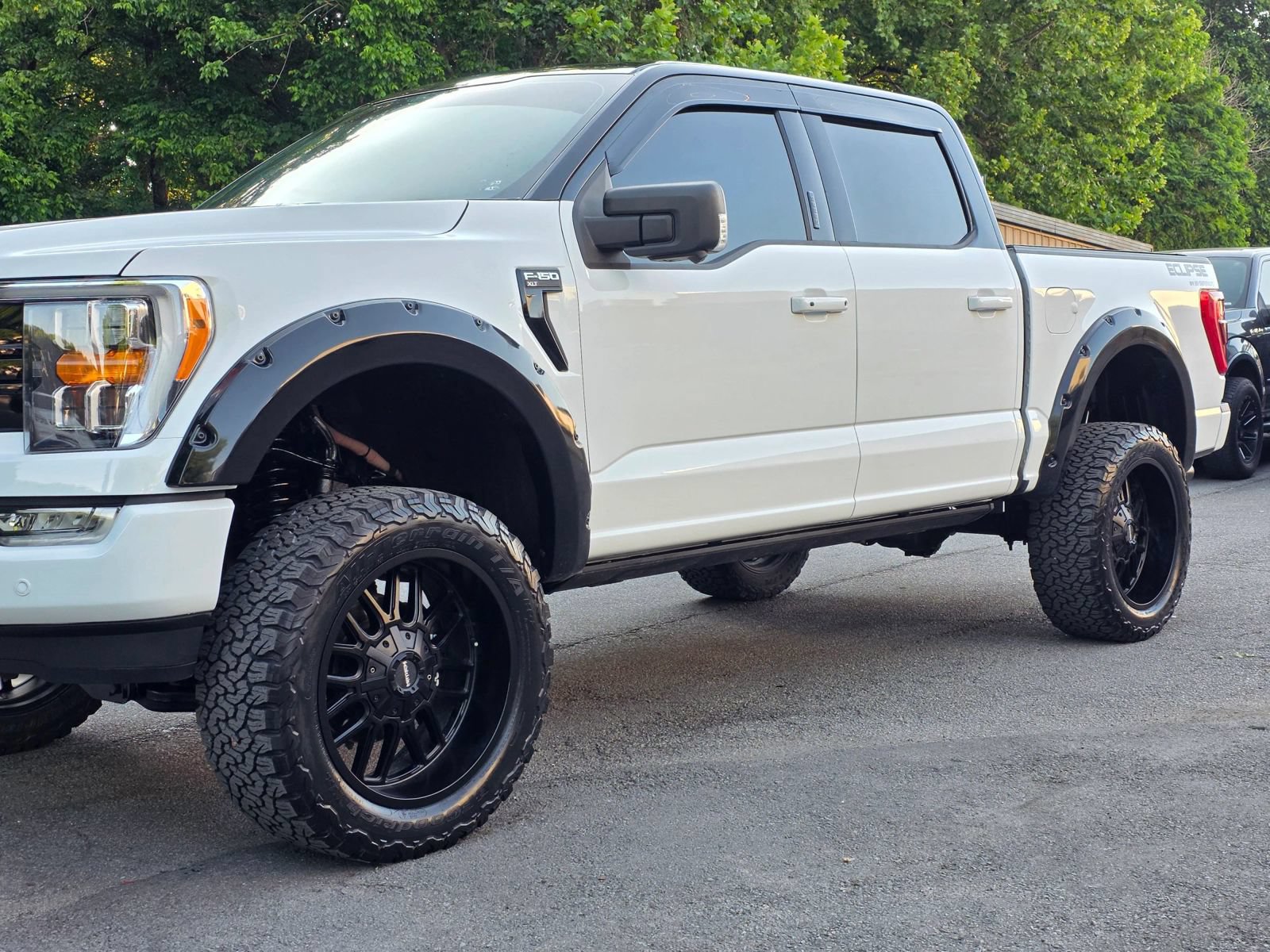 Used 2022 Ford F150 XLT w/ Equipment Group 302A High AWD/4WD image 3