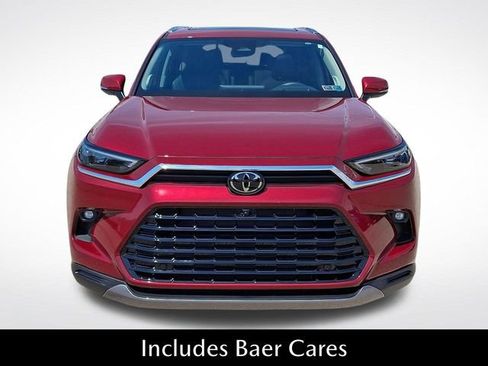 Used 2025 Toyota Grand Highlander AWD image 2