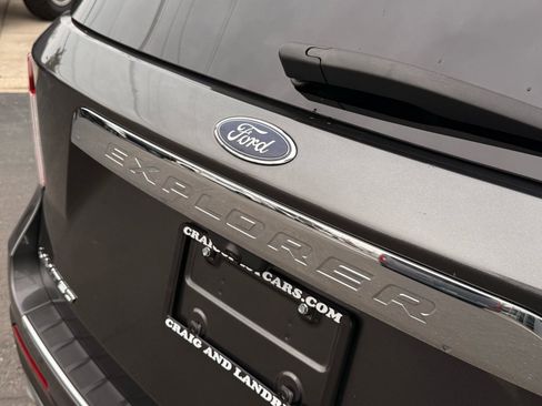 Used 2020 Ford Explorer Limited image 11