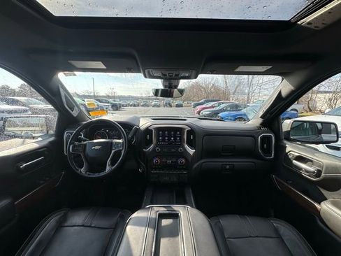 Used 2019 Chevrolet Silverado 1500 High Country w/ Technology Package image 2