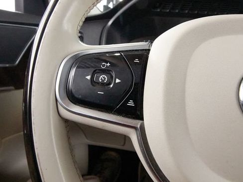 Used 2016 Volvo XC90 T6 Momentum w/ Momentum Plus Package AWD/4WD image 17