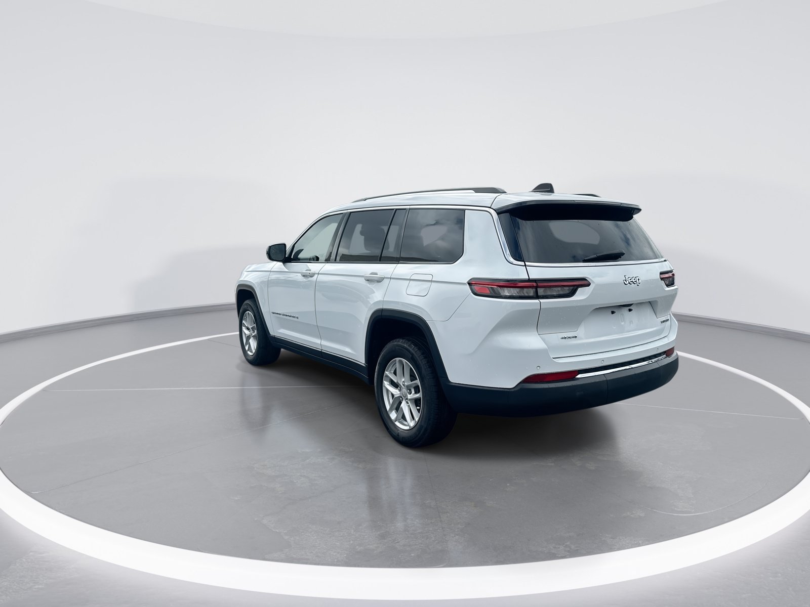 Used 2023 Jeep Grand Cherokee L Laredo AWD/4WD image 7