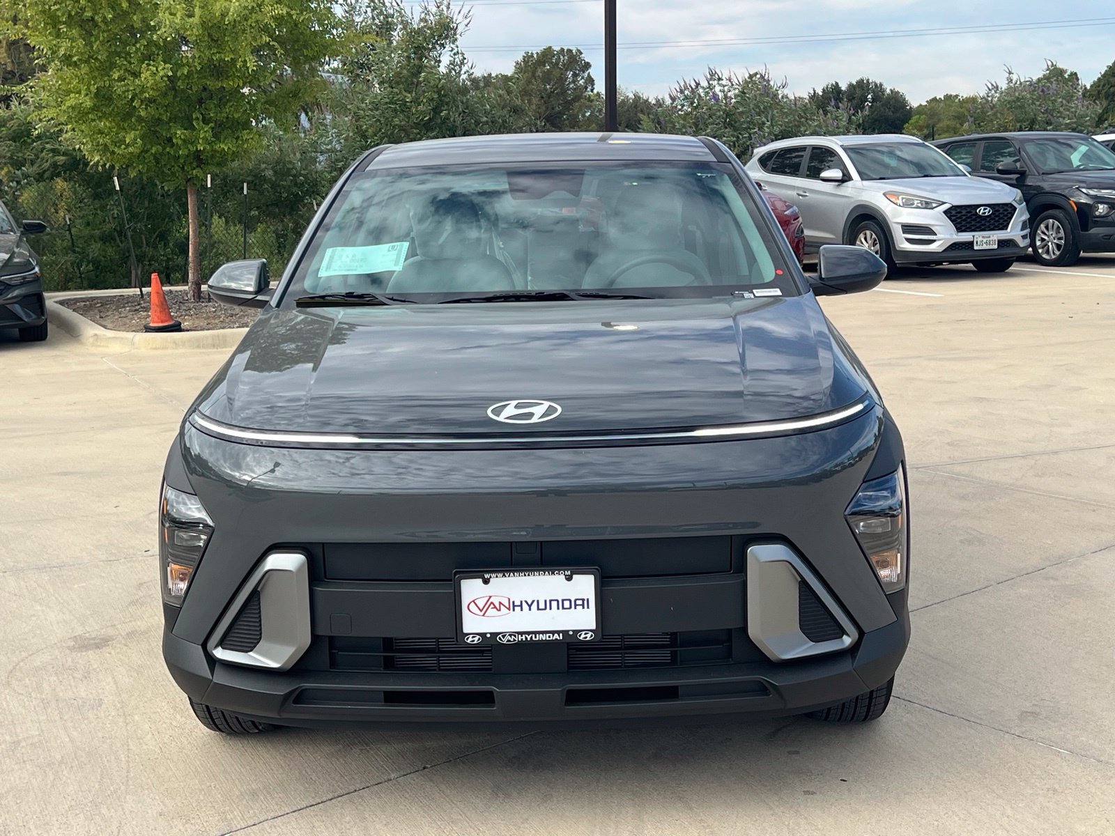 New 2027 Hyundai Kona SE FWD image 2