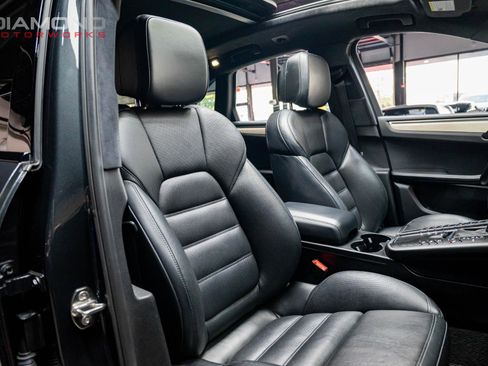 Used 2018 Porsche Macan Turbo image 18