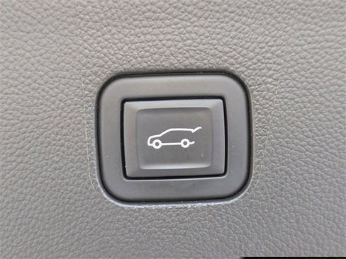 Used 2022 Buick Enclave Essence w/ LPO, Hit The Road Package image 14