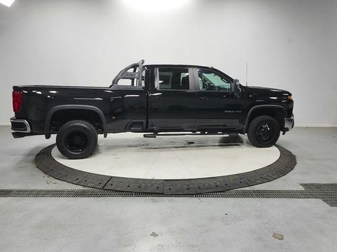 Used 2022 Chevrolet Silverado 3500 LT w/ Convenience Package AWD/4WD image 8