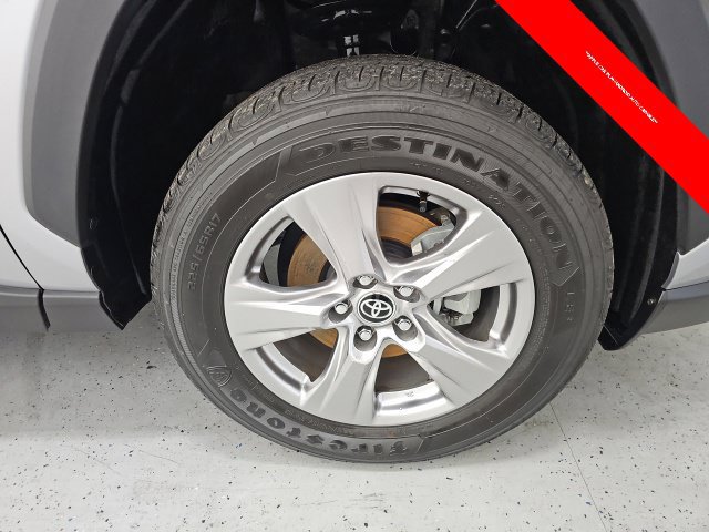 Certified 2025 Toyota RAV4 LE AWD/4WD image 9
