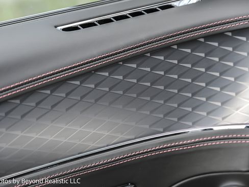 Used 2025 Bentley Flying Spur Plug-In Hybrid AWD/4WD image 20